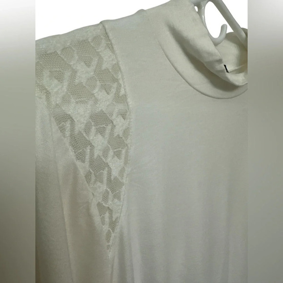 LAUNDRY BY SHELLI SEGAL white long Sleeves Knit Top lace shoulder NWT - Picture 4 of 8